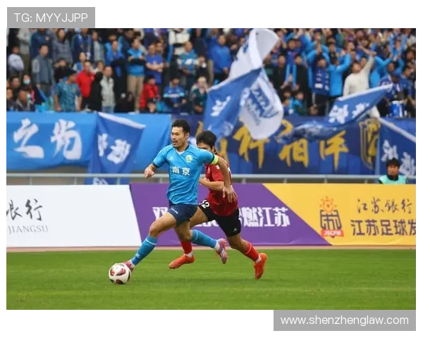 南京足球队在城市联赛中以87分稳居榜首争冠形势一片大好